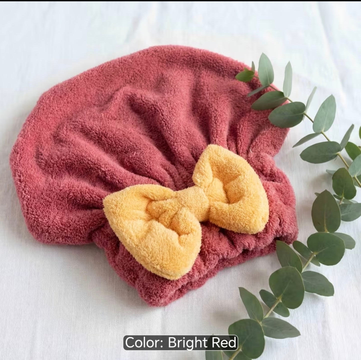 Japanese-Style Hair Drying Cap for Women, Made from Soft Coral Fleece Material, Offers Excellent Water Absorption And Quick Drying. It Easily Wraps Around Long Hair, Eliminating The Risk of Heat Damage from Hair Dryers. Comfortable And to Wear
